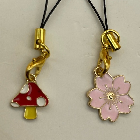 URBAN SOUL 2 Pack Flower & Mushroom Phone Charms, NWT, For Bundle Purchases Only - Picture 7 of 7